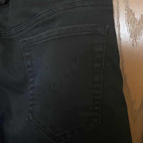 Stylish black jeans with copper color design paint pattern on legs - Picture 7 of 9